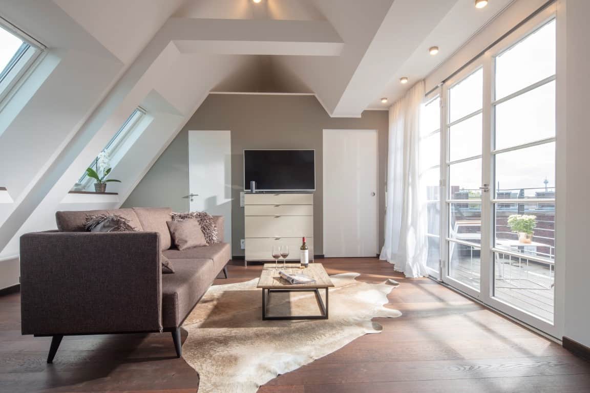 Furnished apartment in Dusseldorf, Golzheimerplatz 9