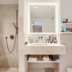 Bedroom 1 en suite